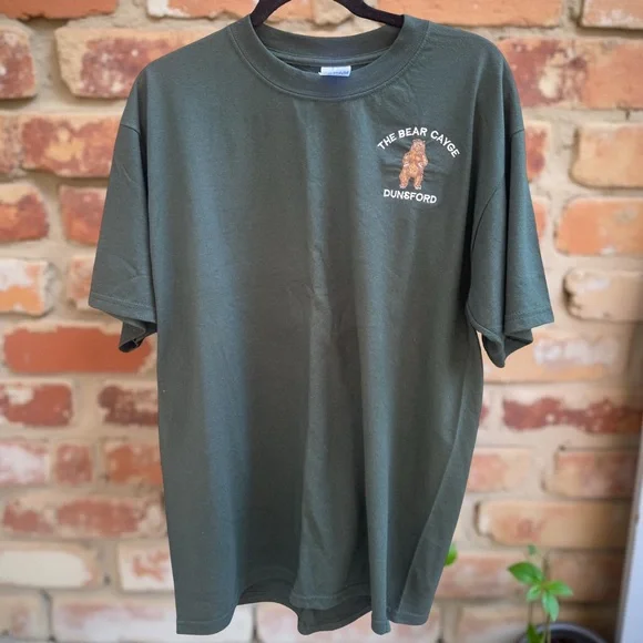 Green T-Shirt - The Bear Cayge Dunsford - L - Picture 1 of 5
